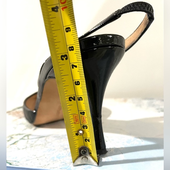 Authentic Manolo Blahnik quilted leather slingback heels. - Picture 12 of 17